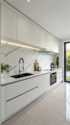Frameless Gloss White 30″H Single Door Wall Cabinet