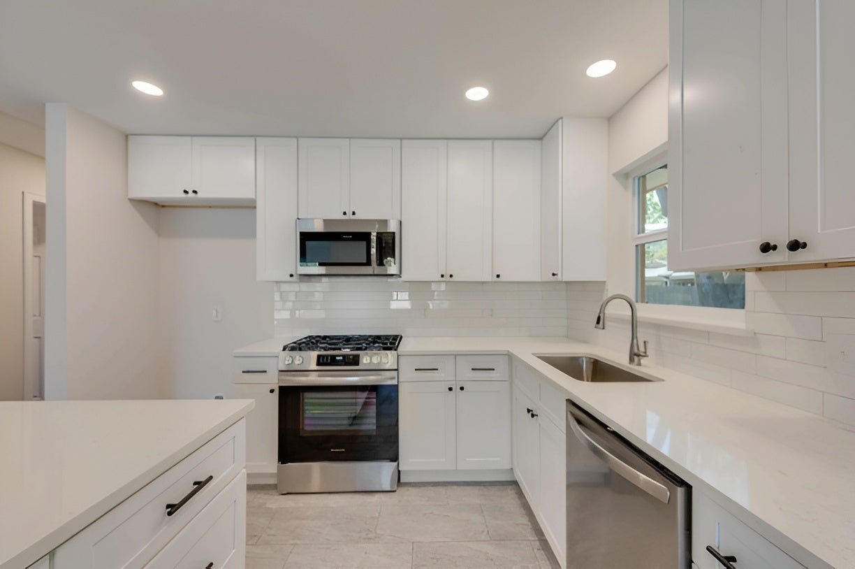 Modern_kitchen_with_shaker_white_tray_cabinets at USA Cabinets Outlet